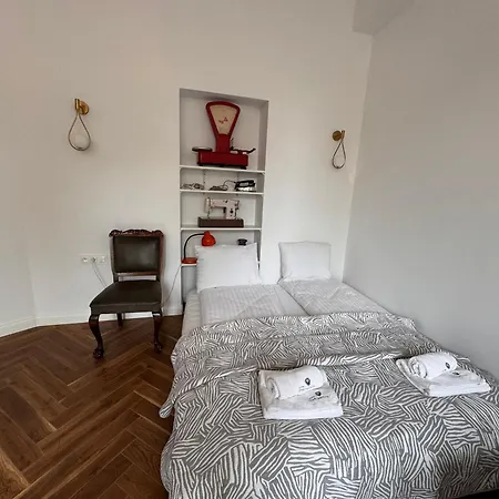 Lion - Babilon - Stylish & Unique With Perfect Location *